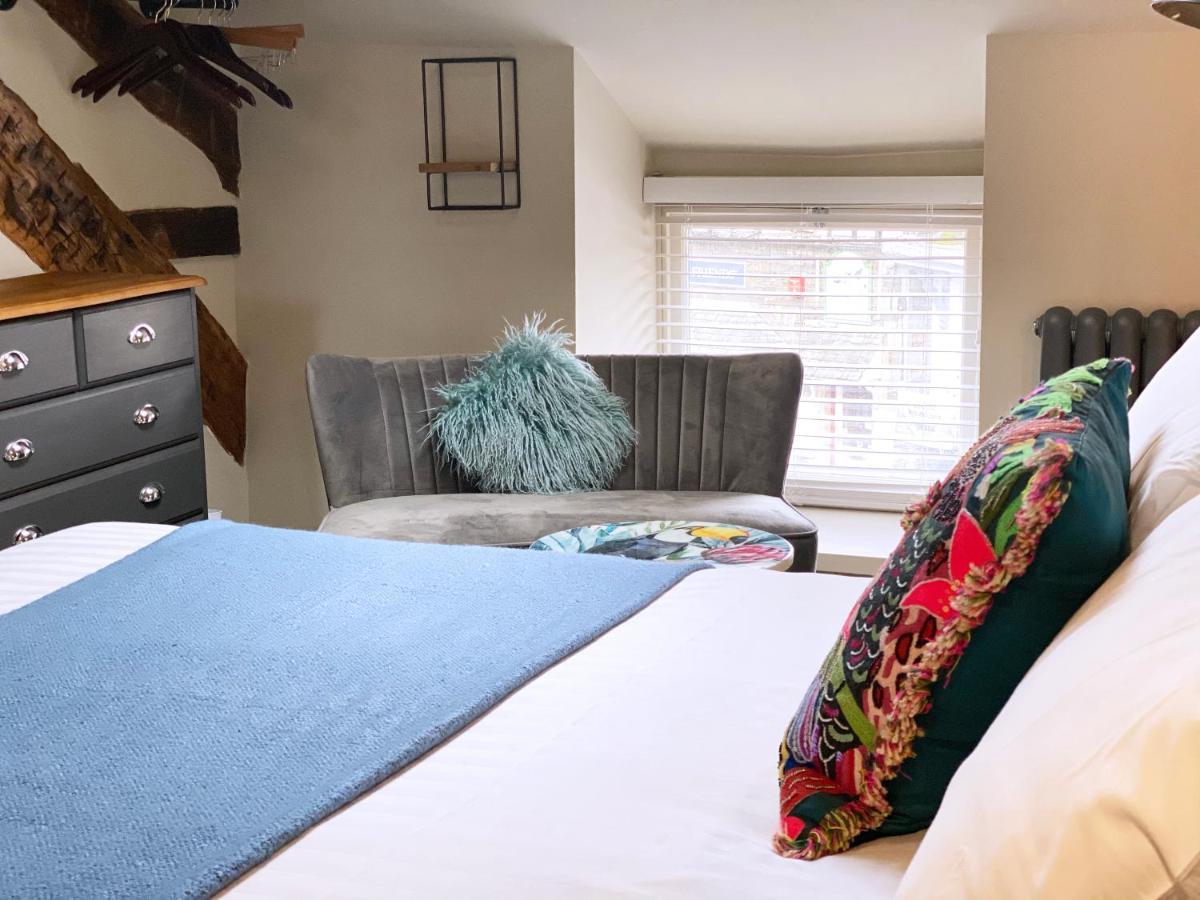 The Hive At Poppi-red Hawkshead